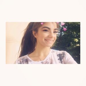 Meet your Posher, Kelli